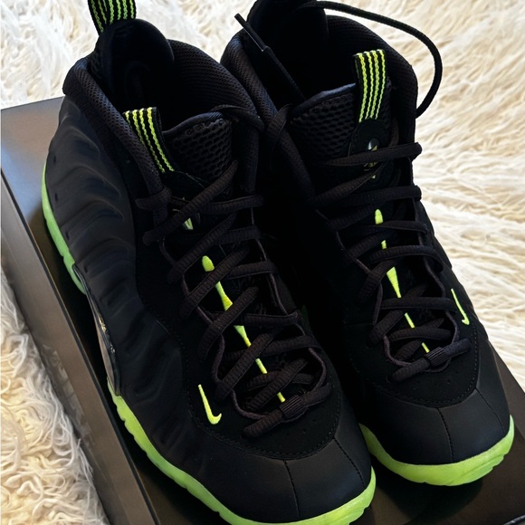 Foamposite One Black Volt - Picture 1 of 5